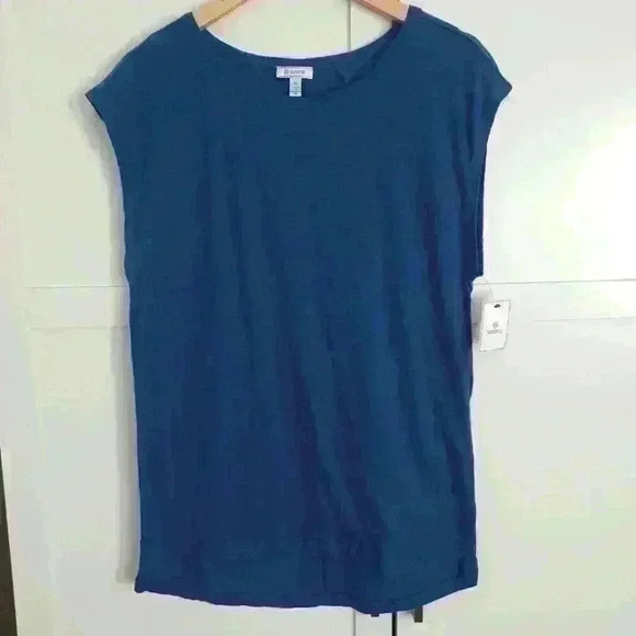 Susana Sleeveless  Tank - Picture 1 of 3